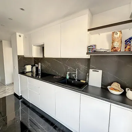 公寓 Suq3 - Tres Beau 2 Pieces Avec Terrasse 戛纳